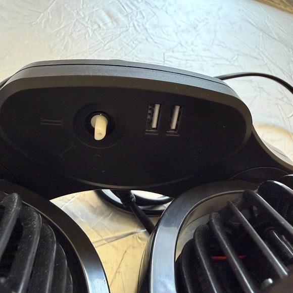 Car Windshield Sun Shade and Car Fan Bundle - Picture 6 of 8